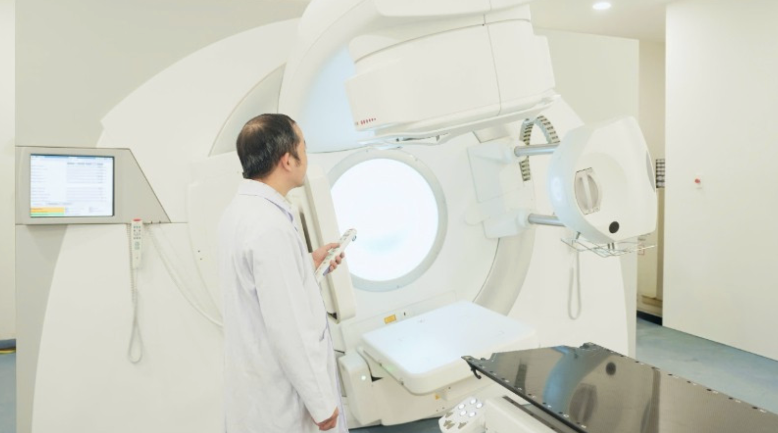 Bộ Y tế đề xuất phân loại thiết bị y tế theo tiêu chuẩn kỹ thuật, chất lượng: Siết quản lý, mở đường cho công nghệ hiện đại